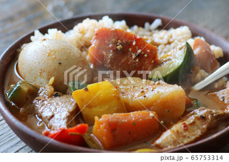 野菜がたくさんのスープカレー 65753314