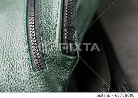 Belt bag made of dark green textured leather, Belt bag made of dark green textured leather, 65756686