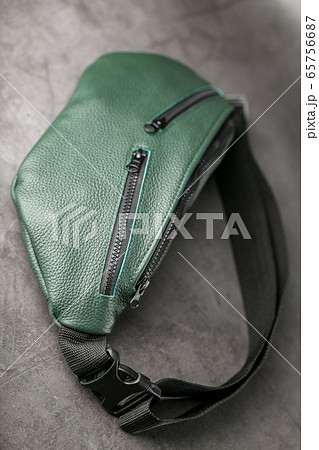 Belt bag made of dark green textured leather, Belt bag made of dark green textured leather, 65756687