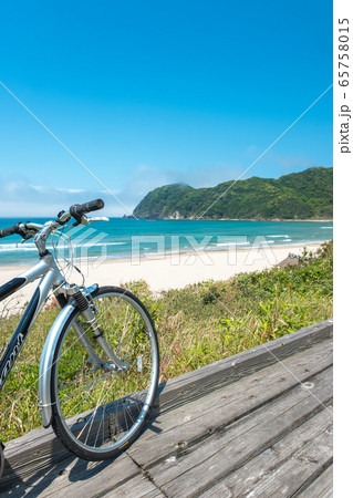 鳥取県　東浜海岸　初夏のイメージ 65758015