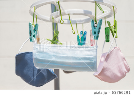 Reuse face mask wash and hang to dry 65766291