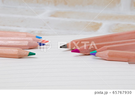 文具 色鉛筆 えんぴつ 文房具 学校 塗り絵 木 ノート 文具 色鉛筆 えんぴつ 文房具 学校 塗り絵 木 ノート 65767930