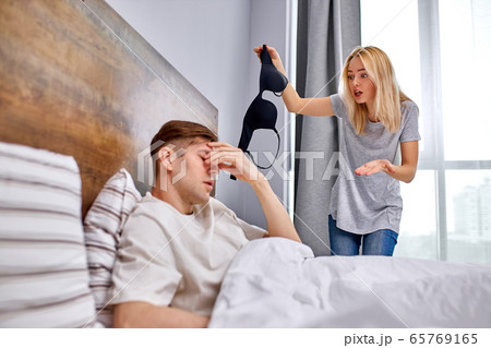 wife disappointed by her husband, she found someone else's bra under bed wife disappointed by her husband, she found someone else's bra under bed 65769165
