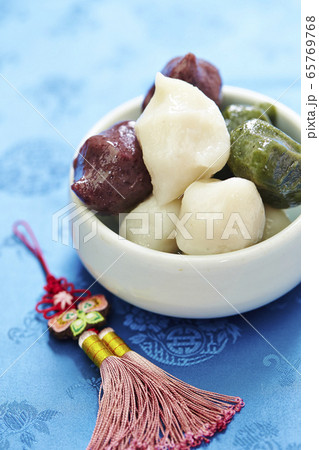 韓国の餅菓子 松餅ソンピョン 韓国の餅菓子 松餅ソンピョン 65769768