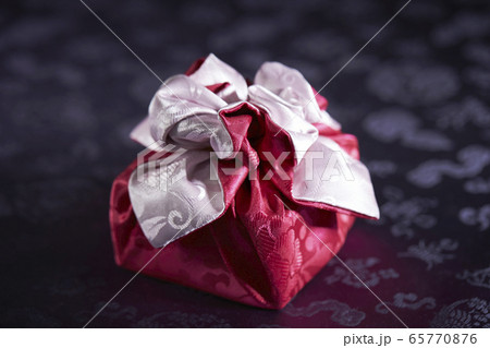 韓国の風呂敷　ポジャギ　名節イメージ 65770876