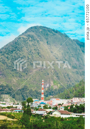 Views mount Lawu, taken from the lake Sarangan Views mount Lawu, taken from the lake Sarangan 65772100