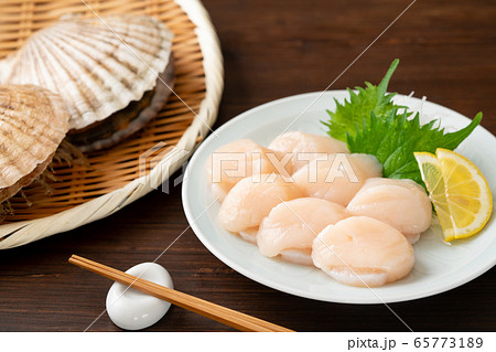 お刺身用ホタテ貝柱　 65773189