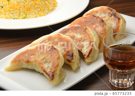 焼き餃子 65773235