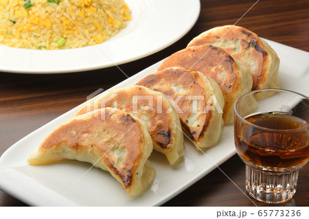 焼き餃子 65773236