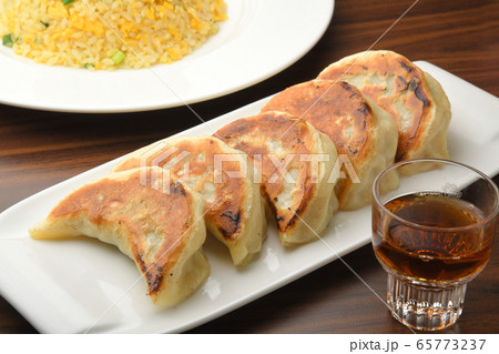 焼き餃子 焼き餃子 65773237