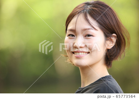 女性ポートレート 65773564
