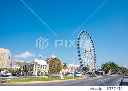 メキシコ　カンクンの街並み 65774544