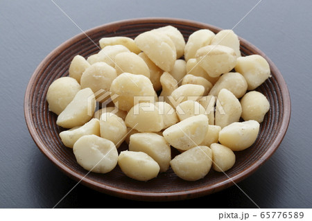 マカデミアナッツ 65776589