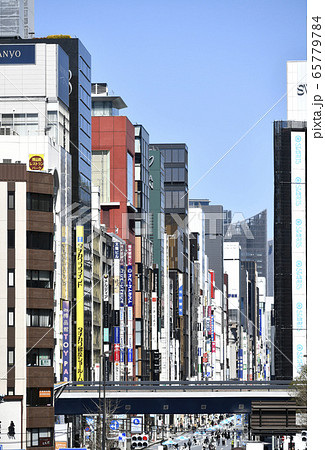 日本の東京都市景観 東京・銀座(歩行者天国）＝3月20日 65779784