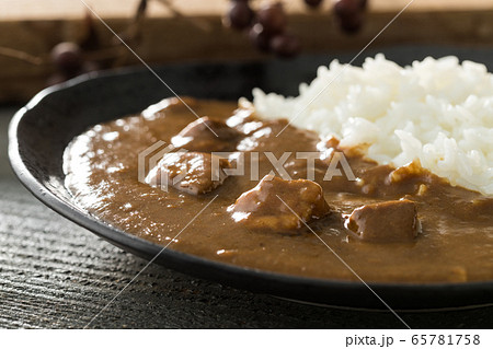 じっくり煮込んだ豚角煮カレー じっくり煮込んだ豚角煮カレー 65781758