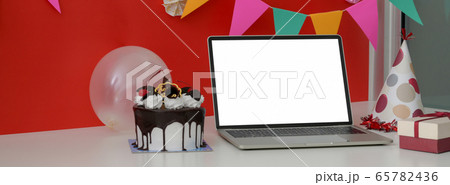 Online birthday party concept with blank screen 65782436