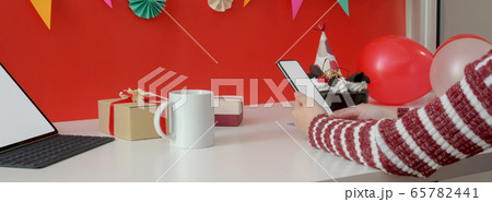 Online Birthday celebration concept, female video 65782441