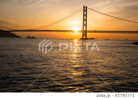 明石海峡大橋の夕景 65783771