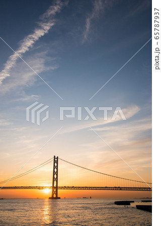 明石海峡大橋の夕景 65787937