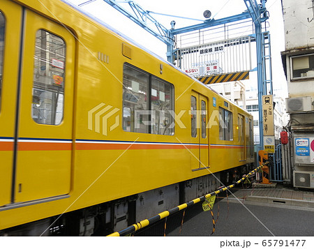 東京メトロ銀座線の踏切(上野検車区前) 東京メトロ銀座線の踏切(上野検車区前) 65791477
