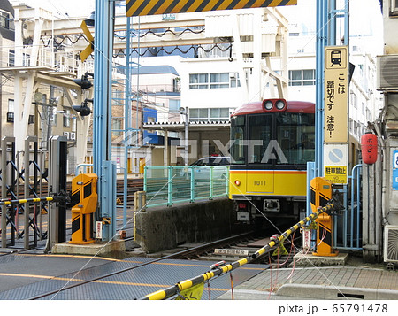 東京メトロ銀座線の踏切（上野検車区前） 65791478
