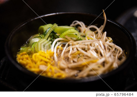 モヤシ 波 卵 65796484