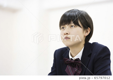 女の子　女子　中学生　高校生　イメージ 65797012