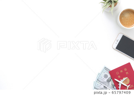 旅行　パスポート  65797409