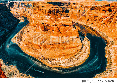 Horseshoe Bend is a horseshoe-shaped incised Horseshoe Bend is a horseshoe-shaped incised 65797826