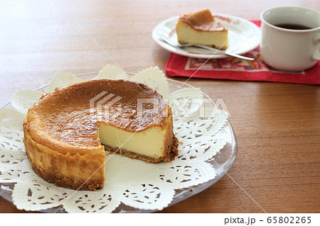 ベイクドチーズケーキ　ホームメイド 65802265