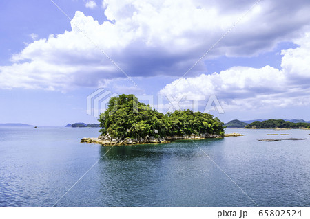 観光船から見た九十九島の美しい風景 ライオンに似た島 横島(長崎県佐世保市) 観光船から見た九十九島の美しい風景 ライオンに似た島 横島(長崎県佐世保市) 65802524