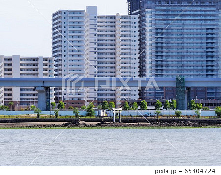 福岡市東区のマンション街と香椎浜の鳥居 65804724