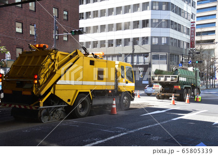 道路の舗装工事 65805339