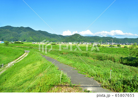 山陰本線の車窓風景 65807655