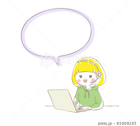 ノートパソコンでテレワークをする女性　吹き出し 65809285