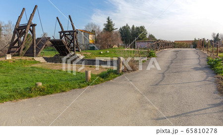 Arles Van Gogh Bridge 65810278