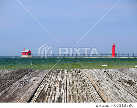 Grand Haven South Pierhead Inner Light, built in 65813536