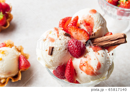 Vanilla Ice Cream 65817140