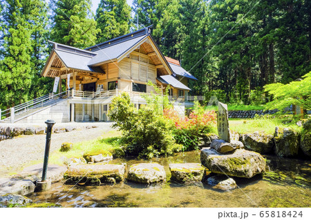 八海神社と池 八海神社と池 65818424