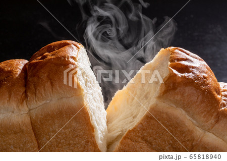 焼きたてのパン 焼きたてのパン 65818940