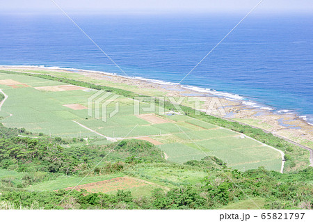 沖縄　久米島　比屋定バンタからの風景 65821797