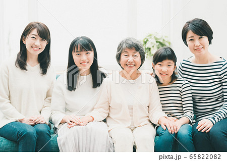family　女の三世代 65822082