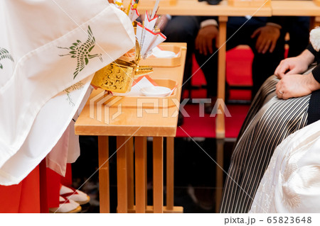 結婚式　挙式　和式　親族盃の儀 65823648
