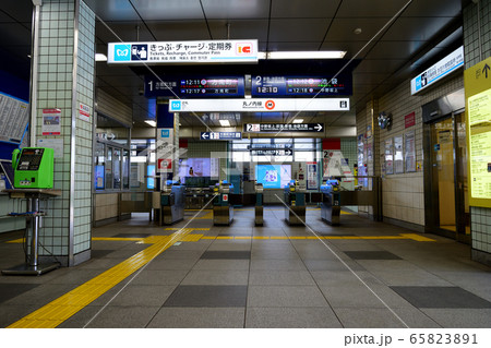 東京都 中野富士見町駅の改札 東京都 中野富士見町駅の改札 65823891
