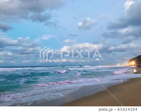 波 海岸 浜 65824304