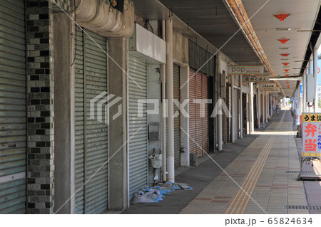 地方都市のシャッター通り 65824634