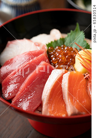 海鮮丼 65830514