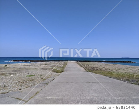 島根県益田市三里が浜(持石海岸) 島根県益田市三里が浜(持石海岸) 65831440