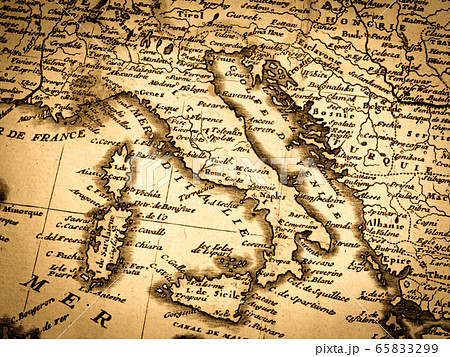 アンティークの世界地図　イタリア 65833299