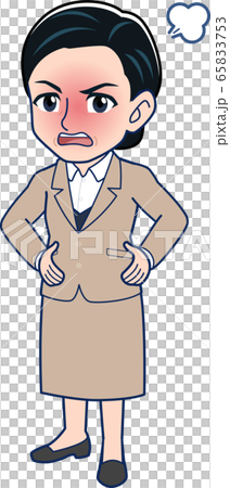 スーツを着た年配女性全身 65833753